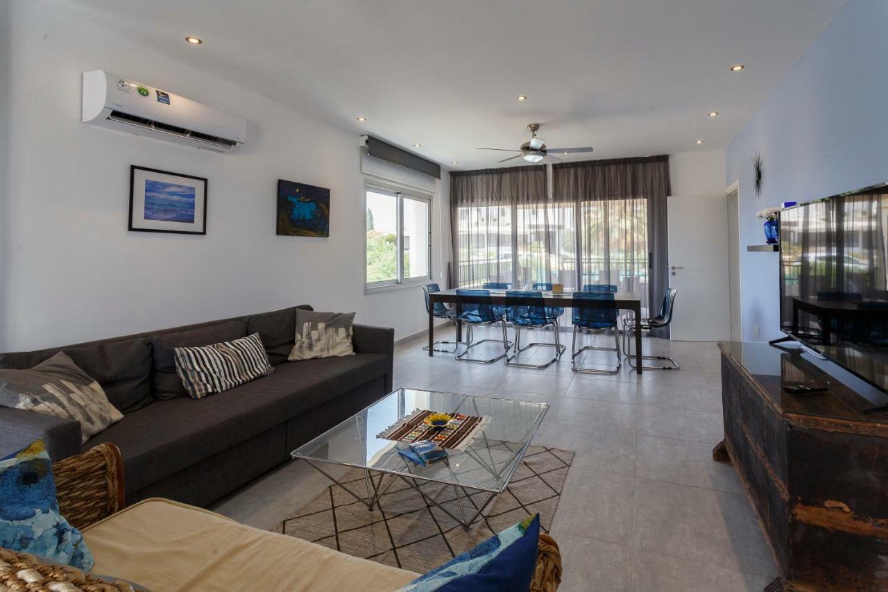 Coral Bay Sea Breeze Apartments - 3 Bedroom Apartment ペイヤ エクステリア 写真
