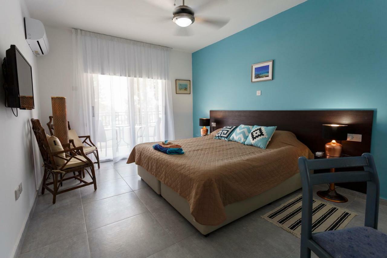 Coral Bay Sea Breeze Apartments - 3 Bedroom Apartment ペイヤ エクステリア 写真