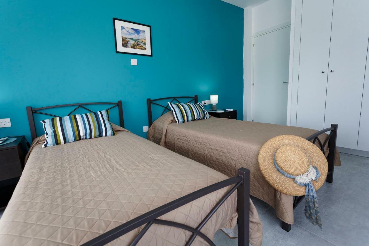Coral Bay Sea Breeze Apartments - 3 Bedroom Apartment ペイヤ エクステリア 写真