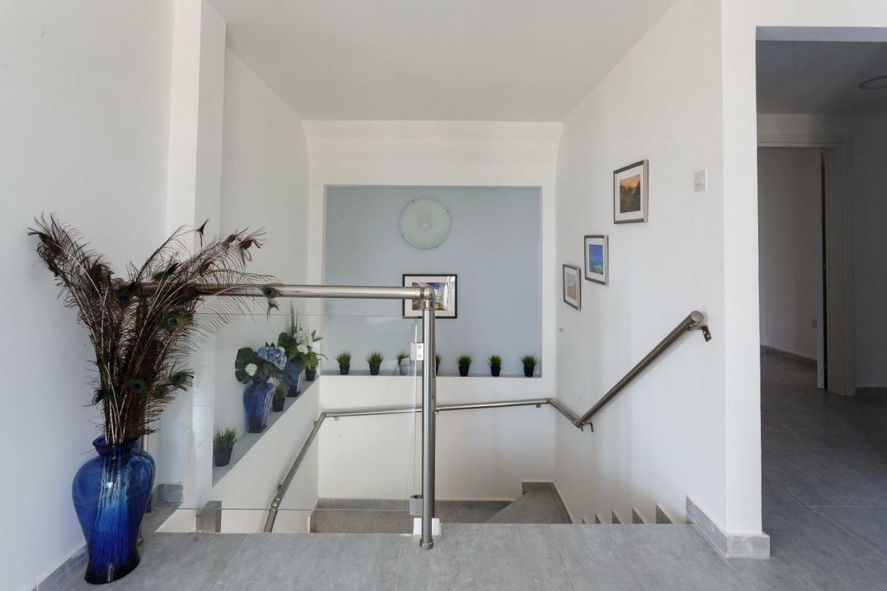 Coral Bay Sea Breeze Apartments - 3 Bedroom Apartment ペイヤ エクステリア 写真