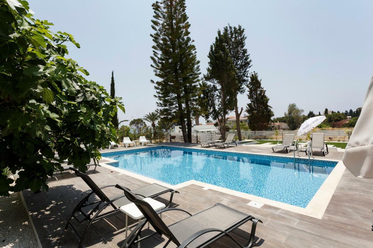 Coral Bay Sea Breeze Apartments - 3 Bedroom Apartment ペイヤ エクステリア 写真