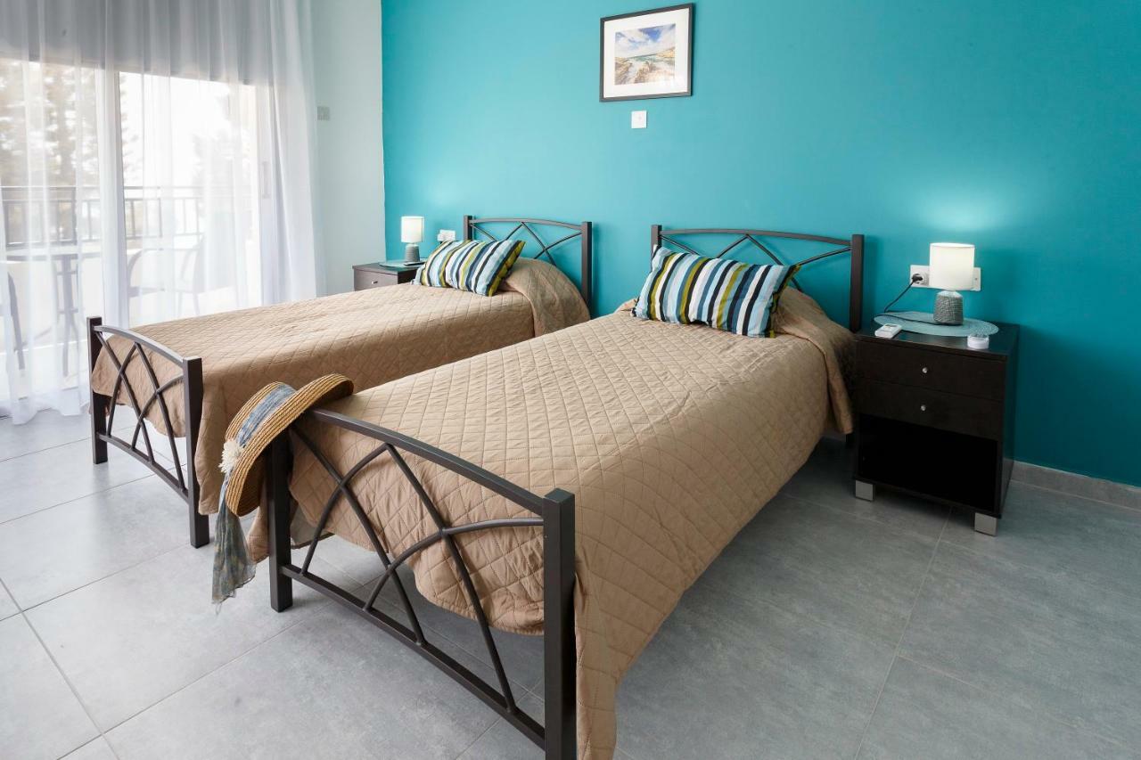 Coral Bay Sea Breeze Apartments - 3 Bedroom Apartment ペイヤ エクステリア 写真