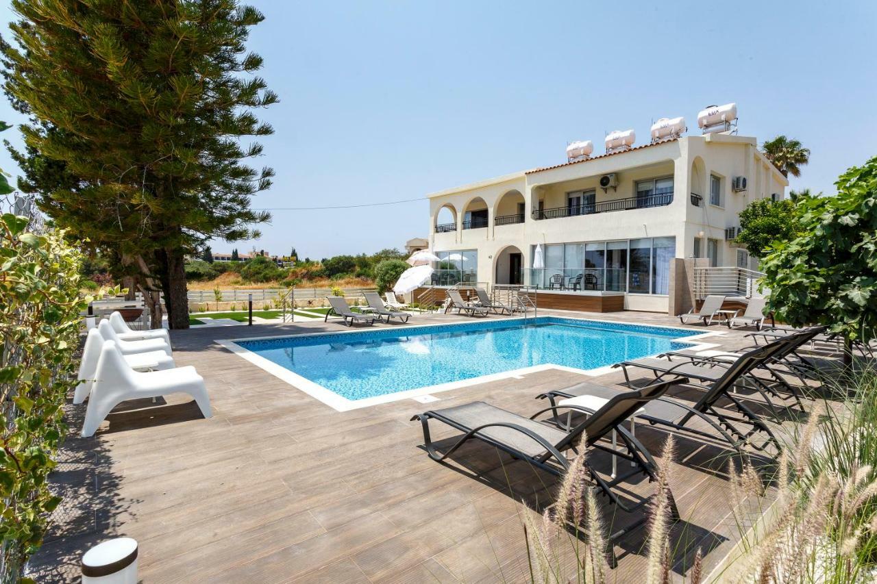 Coral Bay Sea Breeze Apartments - 3 Bedroom Apartment ペイヤ エクステリア 写真